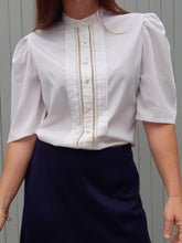 Charger l'image dans la galerie, Chemisier vintage Zaïa - Blanc à plumetis irisés. Taille M, 38, 40