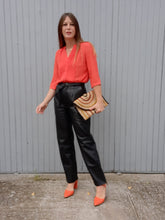 Charger l'image dans la galerie, Pantalon vintage Leslee - Cuir noir. Taille S, 36, 38