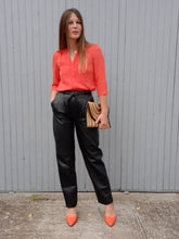 Charger l'image dans la galerie, Pantalon vintage Leslee - Cuir noir. Taille S, 36, 38