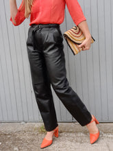 Charger l'image dans la galerie, Pantalon vintage Leslee - Cuir noir. Taille S, 36, 38