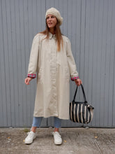 Charger l'image dans la galerie, Trench-coat vintage Annie - Chipie beige. Taille L, 40, 42. Fabriqué en France