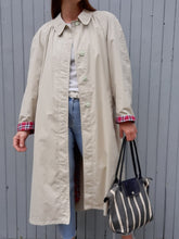 Charger l'image dans la galerie, Trench-coat vintage Annie - Chipie beige. Taille L, 40, 42. Fabriqué en France