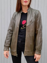 Charger l'image dans la galerie, Blouson vintage Line - Cuir vert. Taille M, 38, 40.