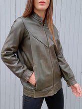 Charger l'image dans la galerie, Blouson vintage Line - Cuir vert. Taille M, 38, 40.