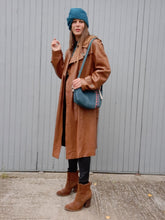 Charger l'image dans la galerie, Trench-coat vintage Éve - Cuir marron. Fermeture croisée. Taille XL, 42, 44.