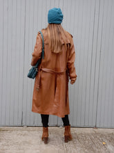 Charger l'image dans la galerie, Trench-coat vintage Éve - Cuir marron. Fermeture croisée. Taille XL, 42, 44.