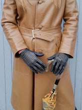 Charger l'image dans la galerie, Gants vintage Olivia. Cuir noir ajouré. Tréfousse. Taille 6,5. Made in France