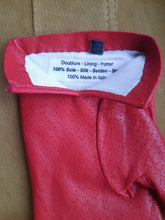 Charger l'image dans la galerie, Gants vintage Anaé. Cuir rouge, doublure 100 % soie. Taille 6,5
