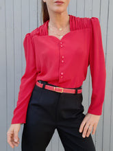 Charger l'image dans la galerie, Blouse vintage Lisette - Foncée aux épaules. Taille M, 38, 40 . Made in France