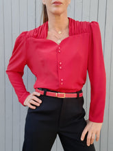 Charger l'image dans la galerie, Blouse vintage Lisette - Foncée aux épaules. Taille M, 38, 40 . Made in France