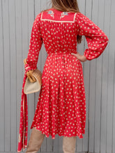Charger l'image dans la galerie, Robe vintage Ciara - Rouge fleurie. Taille M, 38, 40. Made in France
