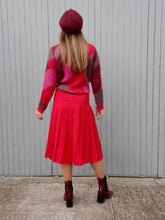 Charger l'image dans la galerie, Jupe vintage Molly. Plissée rouge. Longueur midi. Taille L, 40, 42. Made in France