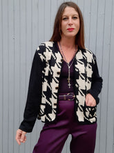 Charger l'image dans la galerie, Gilet vintage Félicie - Imprimé pied-de-coq. Taille XXL, 44, 46. Made in France