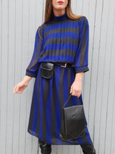 Charger l'image dans la galerie, Robe vintage Denise - Bleu et noire à rayures. Taille XXL, 44, 46
