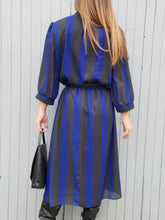 Charger l'image dans la galerie, Robe vintage Denise - Bleu et noire à rayures. Taille XXL, 44, 46