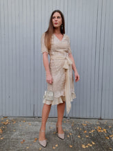 Charger l'image dans la galerie, Robe de cérémonie vintage Andréa - Broderies et volants. Taille XS, 34, 36. Claude Bouzon. Made in France.