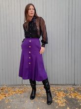 Charger l'image dans la galerie, Jupe plissée vintage Lou - Boutonnée. Laine violette. Taille S, 36, 38. Made in France. Céline Soria