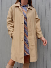 Charger l'image dans la galerie, Trench-Coat vintage Lola - Beige. Taille S, 36, 38. Made in France