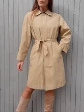 Charger l'image dans la galerie, Trench-Coat vintage Lola - Beige. Taille S, 36, 38. Made in France