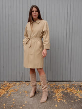 Charger l'image dans la galerie, Trench-Coat vintage Lola - Beige. Taille S, 36, 38. Made in France
