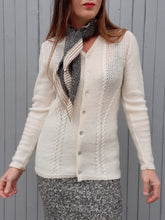 Charger l'image dans la galerie, Cardigan vintage Flavie - Maille ajourée et torsadée. Taille S, 36, 38.