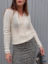 Charger l'image dans la galerie, Cardigan vintage Flavie - Maille ajourée et torsadée. Taille S, 36, 38.