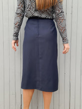 Charger l'image dans la galerie, Jupe vintage Ruth - Bleu marine à double plis creux. Taille XXL, 44, 46. Made in France.