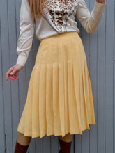 Charger l'image dans la galerie, Jupe vintage Téssy - Plissée jaune. Taille L, 40, 42. Weinberg. Made in France