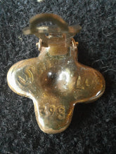 Charger l'image dans la galerie, Boucles d'oreille anciennes Cléa - Saint Luc 398. Bronze émaillé.