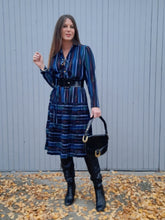 Charger l'image dans la galerie, Robe vintage Ollie - Plissée bleue. Taille M, 38, 40. Jean Biolay Paris. Made in France.