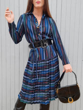 Charger l'image dans la galerie, Robe vintage Ollie - Plissée bleue. Taille M, 38, 40. Jean Biolay Paris. Made in France.