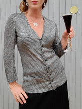 Charger l'image dans la galerie, Gilet fin vintage - Lurex rayé noir et argenté. Taille S, 36, 38. Made in France