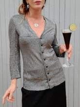 Charger l'image dans la galerie, Gilet fin vintage - Lurex rayé noir et argenté. Taille S, 36, 38. Made in France