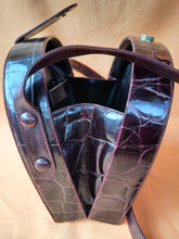 Charger l'image dans la galerie, Sac vintage Margot - Cuir Bordeaux rigide.