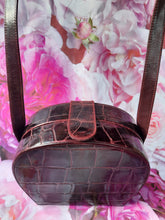 Charger l'image dans la galerie, Sac vintage Margot - Cuir Bordeaux rigide.