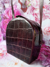Charger l'image dans la galerie, Sac vintage Margot - Cuir Bordeaux rigide.