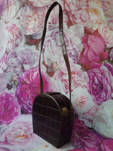 Charger l'image dans la galerie, Sac vintage Margot - Cuir Bordeaux rigide.