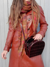 Charger l'image dans la galerie, Sac vintage Margot - Cuir Bordeaux rigide.