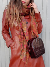 Charger l'image dans la galerie, Sac vintage Margot - Cuir Bordeaux rigide.