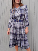 Charger l'image dans la galerie, Robe vintage Carine - Plissée à Carreaux. Taille M, 38, 40. Huguet. Made in France