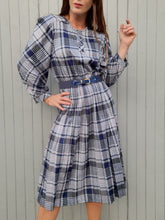 Charger l'image dans la galerie, Robe vintage Carine - Plissée à Carreaux. Taille M, 38, 40. Huguet. Made in France
