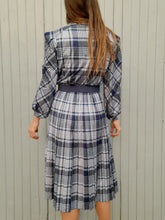 Charger l'image dans la galerie, Robe vintage Carine - Plissée à Carreaux. Taille M, 38, 40. Huguet. Made in France