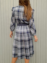 Charger l'image dans la galerie, Robe vintage Carine - Plissée à Carreaux. Taille M, 38, 40. Huguet. Made in France