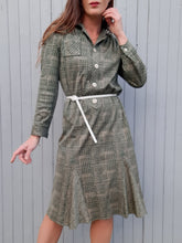 Charger l'image dans la galerie, Robe vintage Aglaë - Verte et beige mouchetée. Taille L, 40, 42. Sora Couture.