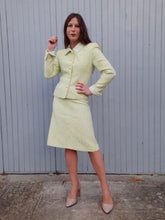 Charger l'image dans la galerie, Ensemble vintage Marie - Veste et jupe vert anis et blanc fleuri. Taille S, 36, 38. Made in France. Richard Carrière.