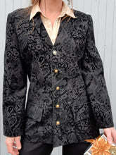 Charger l'image dans la galerie, Blazer vintage Loa - Imprimé floral en velours noir. Taille M, 38, 40. Made in France