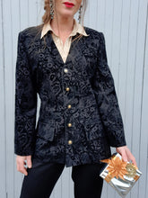 Charger l'image dans la galerie, Blazer vintage Loa - Imprimé floral en velours noir. Taille M, 38, 40. Made in France