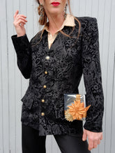 Charger l'image dans la galerie, Blazer vintage Loa - Imprimé floral en velours noir. Taille M, 38, 40. Made in France