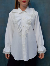 Charger l'image dans la galerie, Chemisier vintage Iris - Col Jabot en dentelle et manches à froufrous. Taille XL, 42, 44.