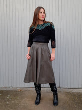 Charger l'image dans la galerie, Jupe vintage Stellia - Cuir marron. Taille L, 40, 42